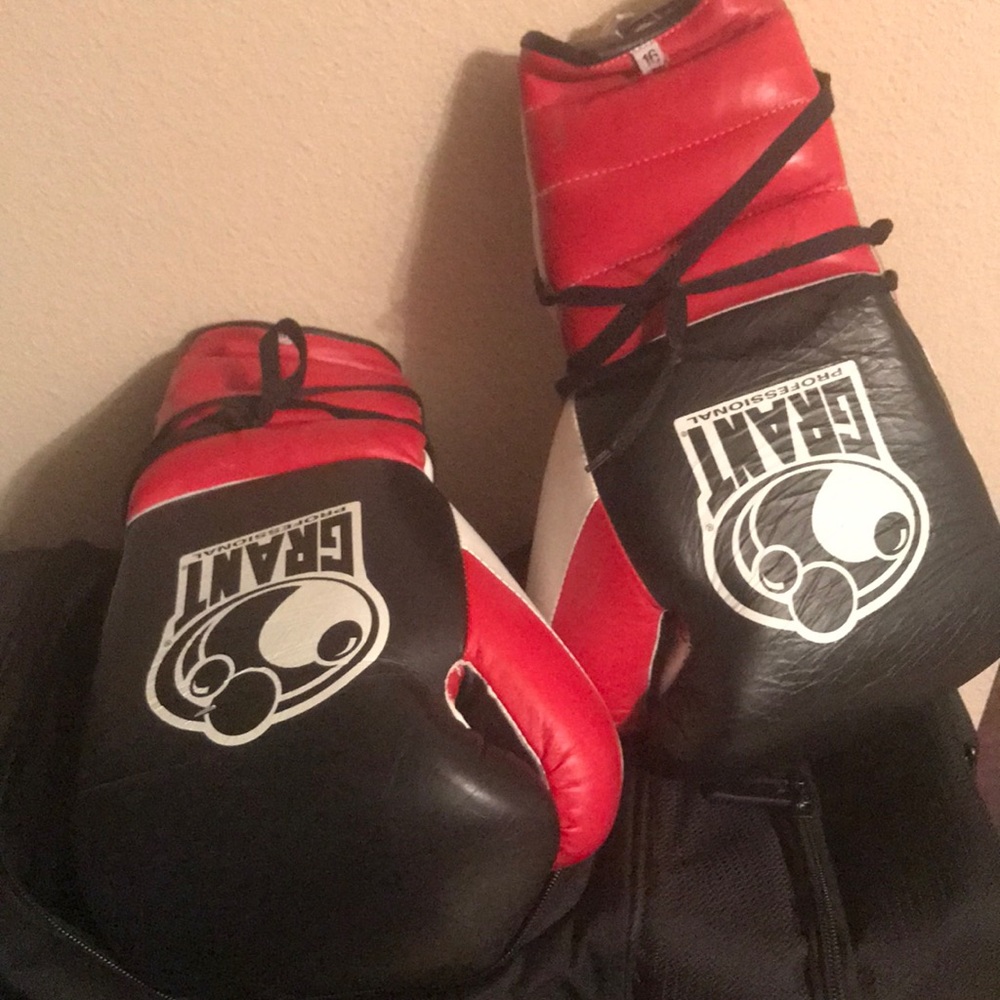 Grant 16oz boxing gloves